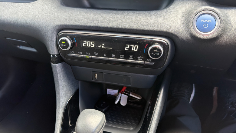 Toyota Yaris 1.5 Hybrid Dynamic 5dr CVT Hybrid Hatchback